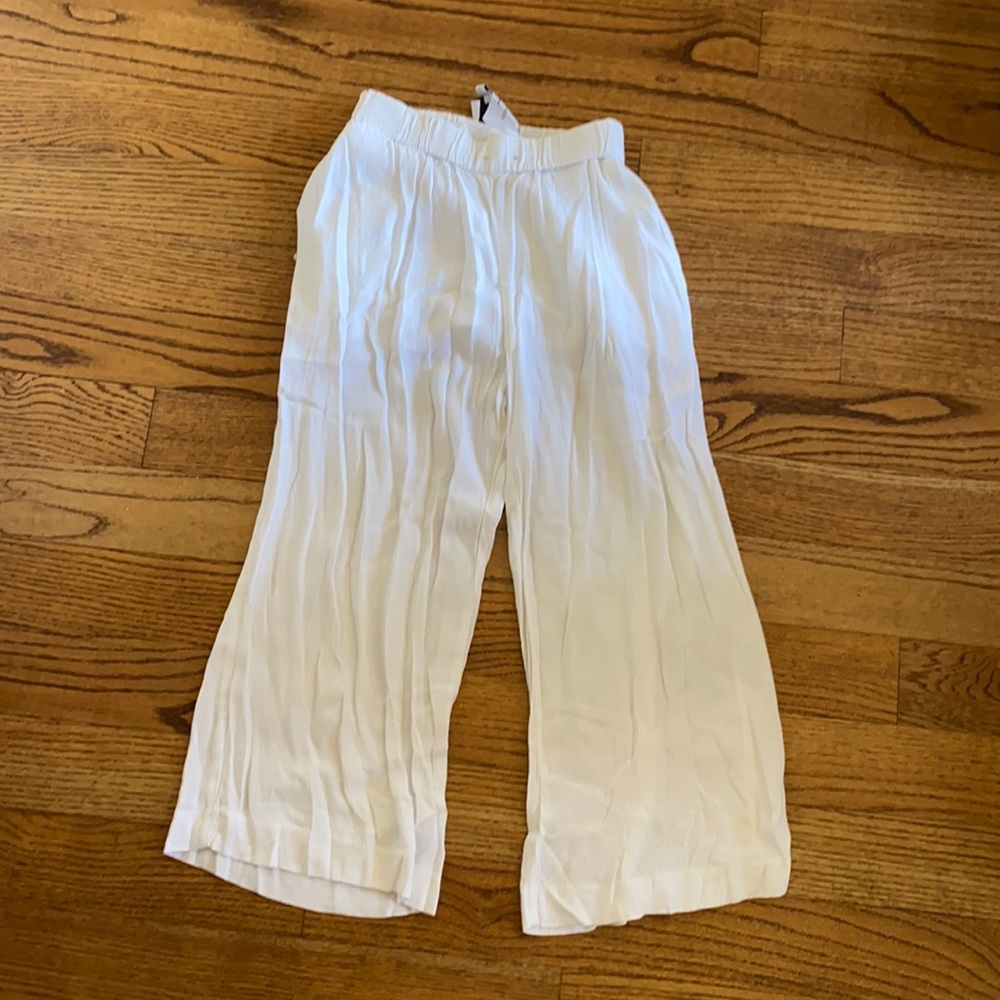 Viktoria and Woods white pants